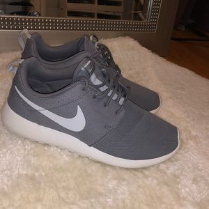 Nike Roshies